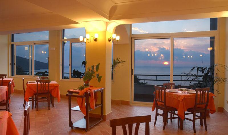 Hotel Baia Palinuro Exterior photo